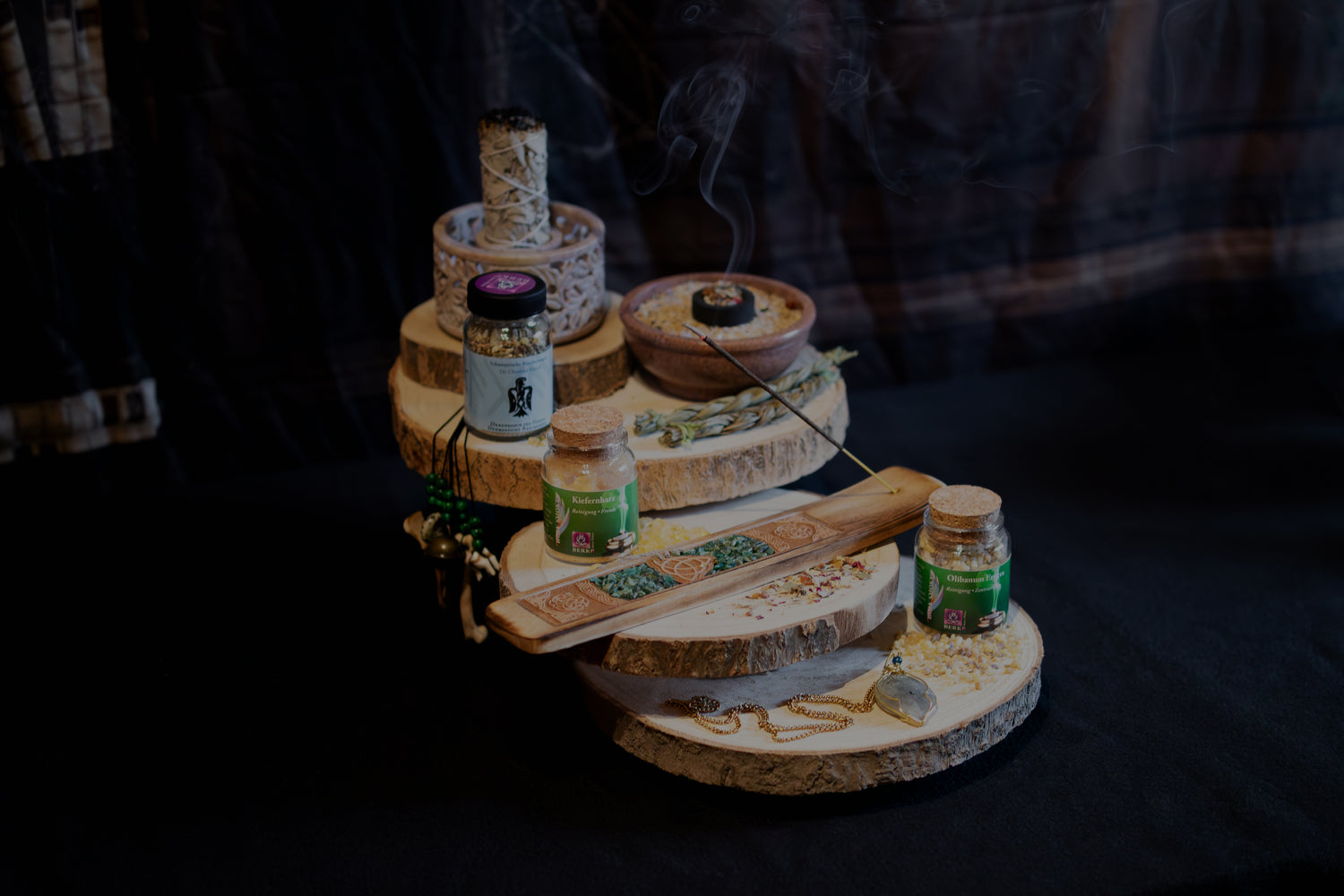 Neue spirituelle Produkte bei Spirit Emporium – Räucherwerk, Kristalle und Ritualzubehör für Hexenbedarf & Energiearbeit.